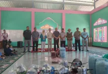 Wali Kota Baubau Serahkan Bantuan untuk Ponpes Ar Royan Putri
