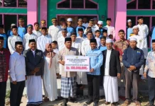 Kemenag Sultra Salurkan Bantuan Rp100 Juta untuk Pesantren