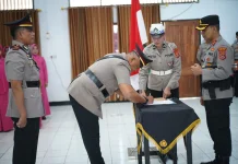 Sertijab Kasat Lantas Polres Baubau, Kapolres Tekankan Keberanian dan Inovasi