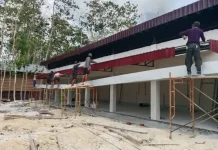 KDKMP Kolowa Capai 82,71 Persen, Talang Air Hujan Mulai Dipasang