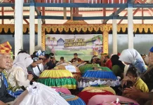 Bupati Buton Perjuangkan Bantuan Pertanian dan Rehab Rumah Warga Kamaru