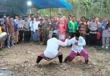 Wabup Butur Ajak Warga Langkumbe Raya Lestarikan Tradisi Haroano Laa