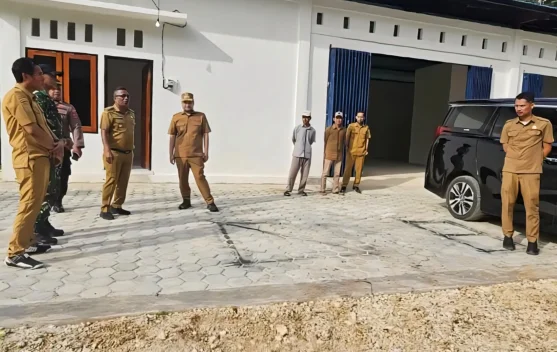 Bupati Buton Tinjau TPS3R Ambuau Indah, Dorong Pengelolaan Sampah Desa