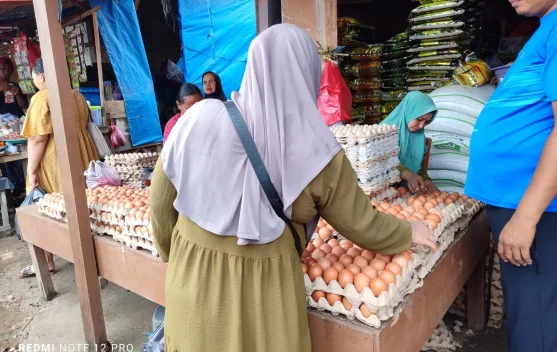 Telur Ayam di Baubau Tembus Rp90 Ribu per Rak