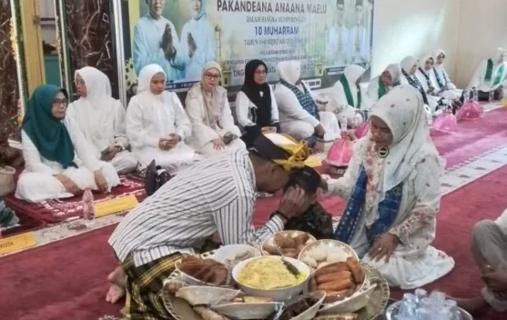 KUA Wolio Hidupkan Tradisi Pakandeana Anaana Maelu, 105 Anak Yatim Terima Santunan