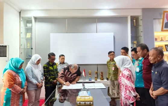 Pemkot Baubau-Kantor Pertanahan Teken MoU Integrasi Data Pertanahan dan Pajak