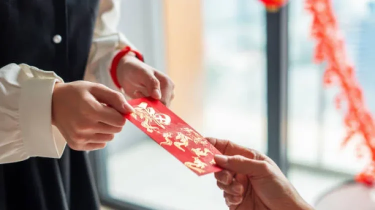 Makna Angpau Imlek, Tradisi Berbagi Sarat Filosofi