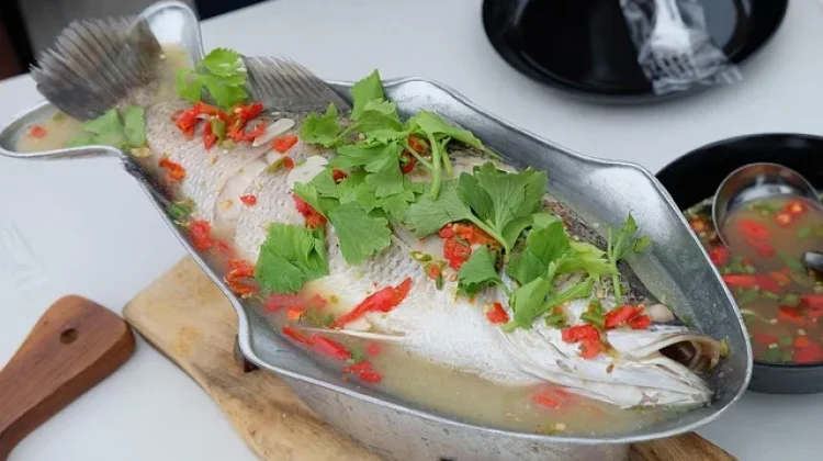 Filosofi Ikan Utuh dalam Tradisi Tahun Baru Imlek