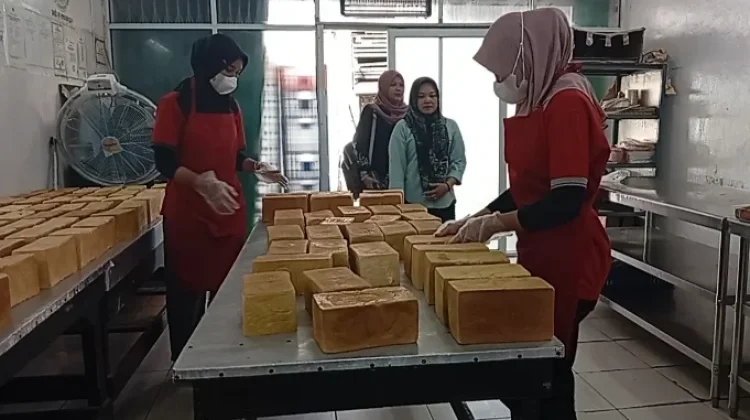 Dinkes Bengkalis Inspeksi Pabrik Roti