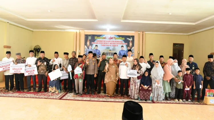 Safari Ramadan Salurkan Bantuan Rumah Ibadah dan Sosial