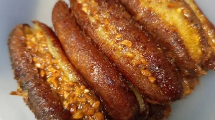 Sanggara Balanda, Pisang Goreng Khas Bugis Legendaris