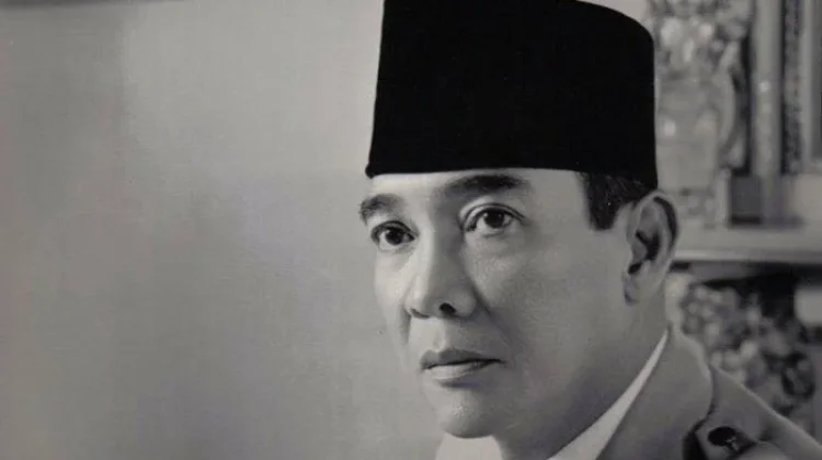 Sejarah Kopiah Soekarno: Simbol Nasionalisme yang Melekat di Indonesia