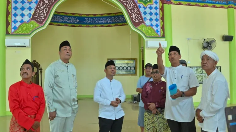 Wakil Bupati Bengkalis Tinjau Masjid Besar Al Hikmah Siak Kecil yang Ditutup Semen