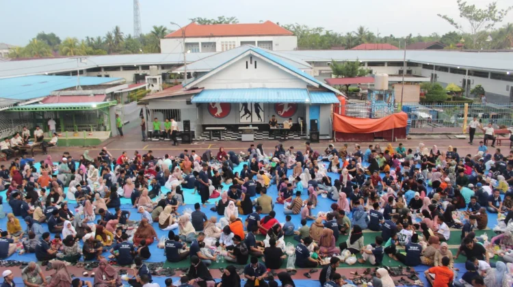 Buka Puasa Perdana WBP dan Keluarga Penuh Haru