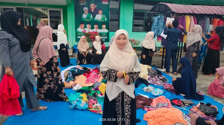 DWP MAN 1 Bengkalis Gelar Bazar Pakaian Layak Pakai dan Berbagi Takjil