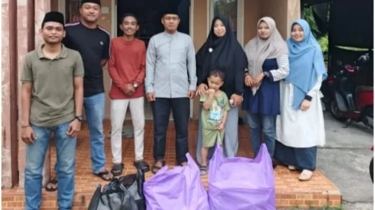 Advokat Sinergi Legal Network Bengkalis Tebarkan Kepedulian Berbagi Takjil