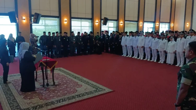 Kasmarni Lantik Pejabat Administrator, Pengawas dan Fungsional