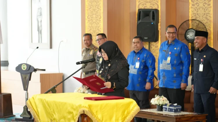 Bupati Siak Afni Lantik Pejabat Administrator dan Pengawas
