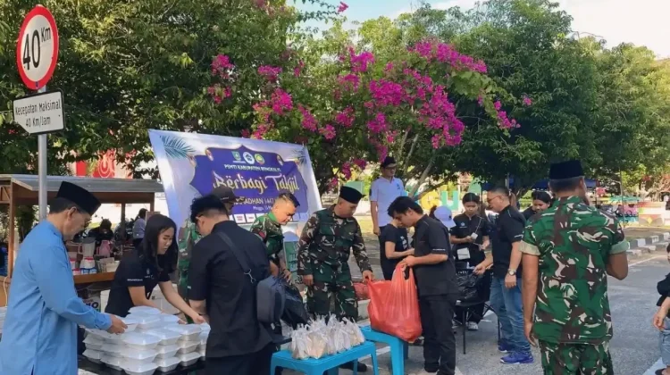 PSMTI Bengkalis Berbagi Takjil, Perkuat Toleransi