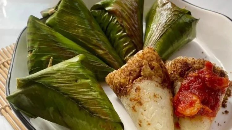 Pengkang, Camilan Ketan Panggang Gurih Khas Kalimantan Barat