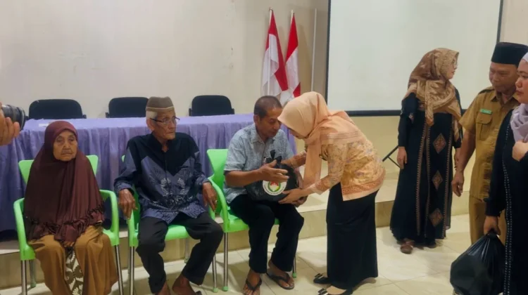 DWP Bengkalis Turun ke Desa Salurkan Sembako jelang Idulfitri