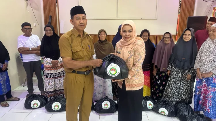 DWP Kabupaten Bengkalis Salurkan Bantuan Sembako di Desa Damai
