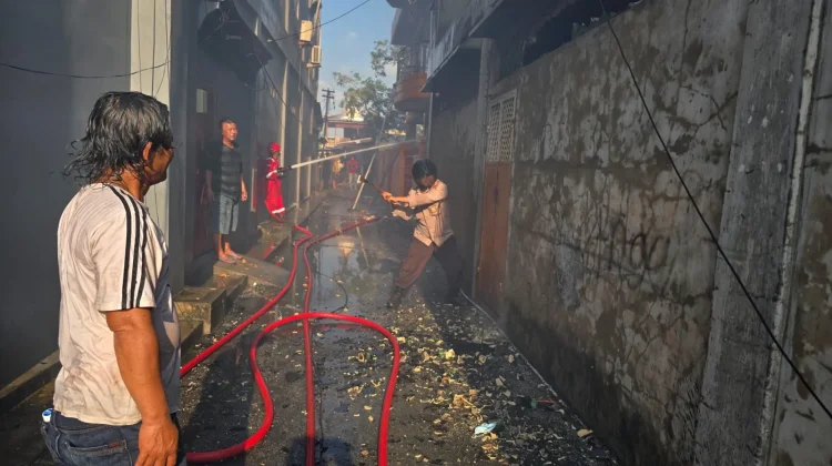 Kebakaran Hanguskan Ruko Pasar Lama Pakning