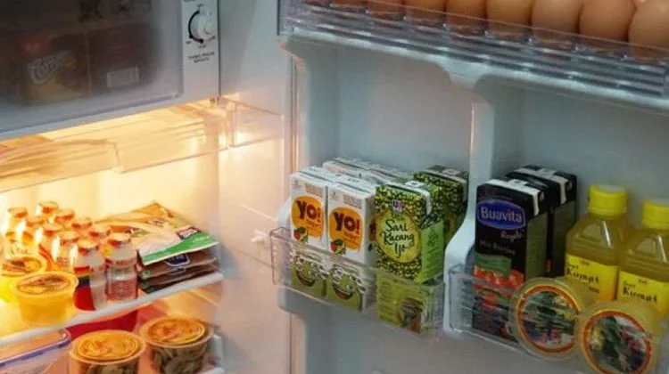 Cara Menyimpan Makanan agar Tidak Keras di Kulkas