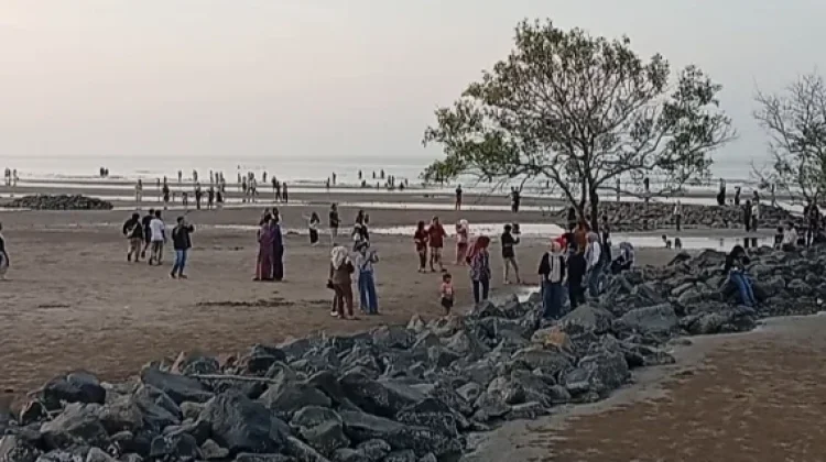 Wisata Selat Baru Dipadati Wisatawan Hari Ketiga Lebaran