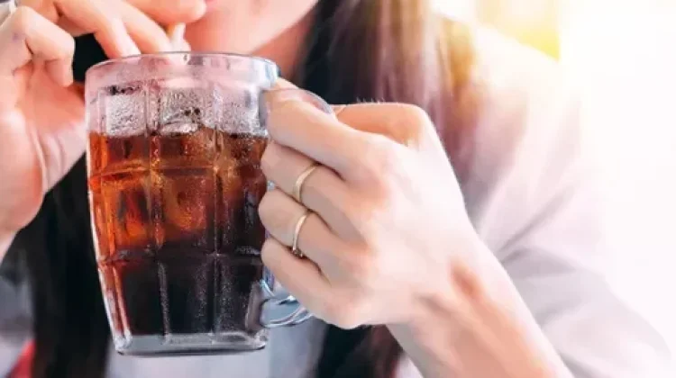Benarkah Minuman Bersoda dapat Memperlancar Haid, Berikut faktanya