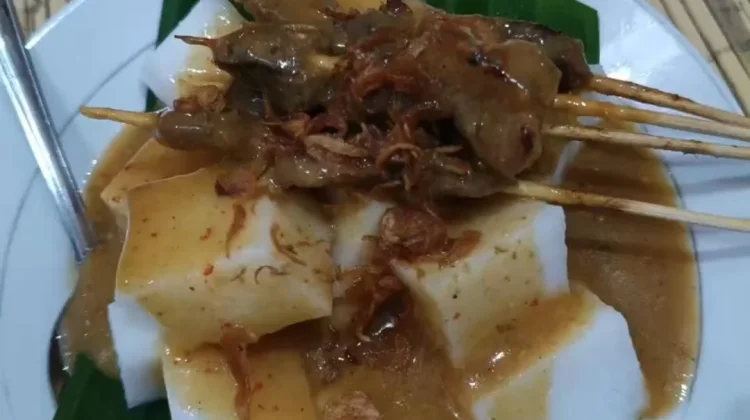 Sate Kuah Tepung Khas Bangkinang Jadi Menu Andalan Keluarga saat Idul Fitri