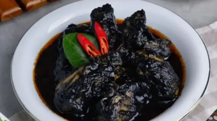 Ayam Galundi, Gulai Hitam Khas Sulit Air yang Unik