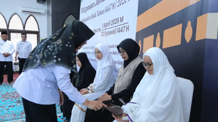Bupati Afni Lepas 257 Jemaah Haji Kabupaten Siak