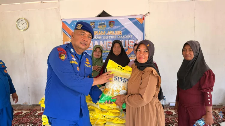 Polairud Riau Sambang Nusa Warga Pesisir Rohil