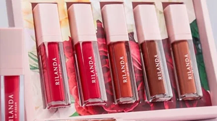 Apakah Lipstik yang Tertelan Berbahaya, Ini Penjelasannya