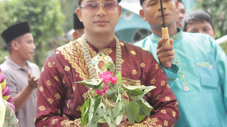 Tradisi Berarak Pengantin Laki-Laki Melayu Riau