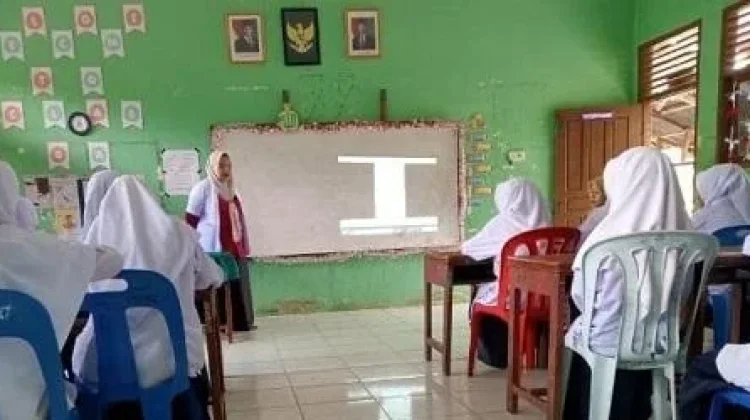 Puskesmas Pematang Duku Timur Edukasi Siswi MTs tentang Luka Psikologi