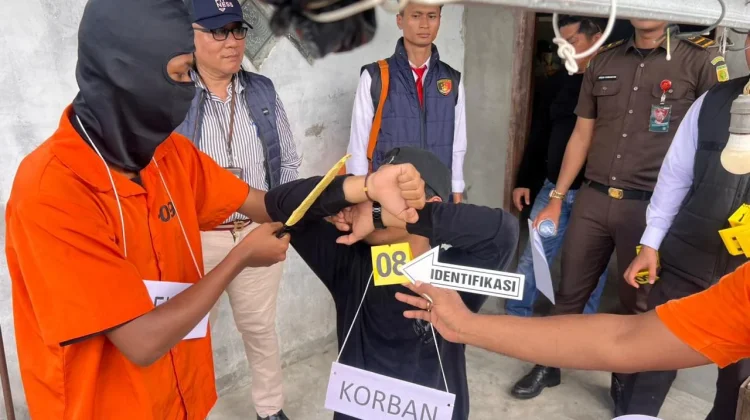 Rekonstruksi Ungkap Pembunuhan Sadis Pengusaha Karet