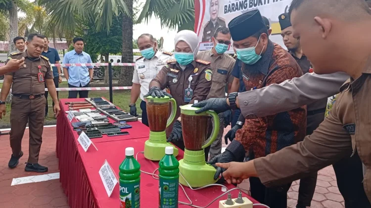 Kejari Bengkalis Musnahkan Barang Bukti Perkara