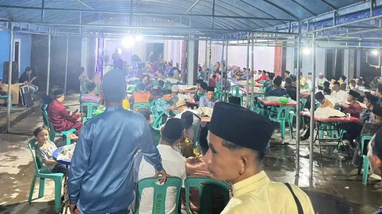 Warga Kampung Parit Gelar Syukuran Kemenangan Festival Lampu Colok