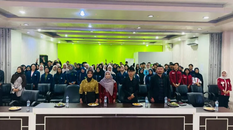 Seminar Merah Putih, Kartini Masa Kini: Pendidikan Bermakna, Perempuan Berdaya