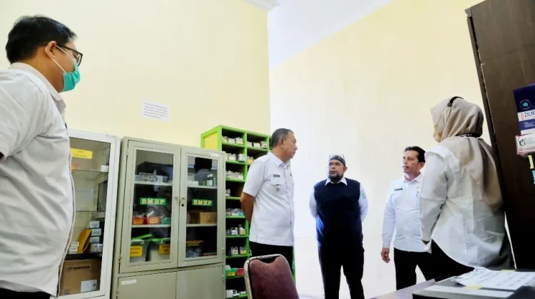 Wabup Meranti Sidak Kantor Camat dan Puskesmas Alai