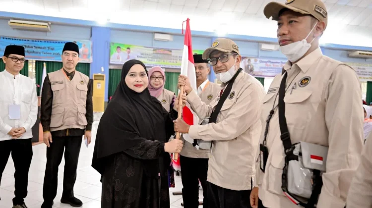 Haru, Bupati Kasmarni Lepas Jemaah Calon Haji Bengkalis