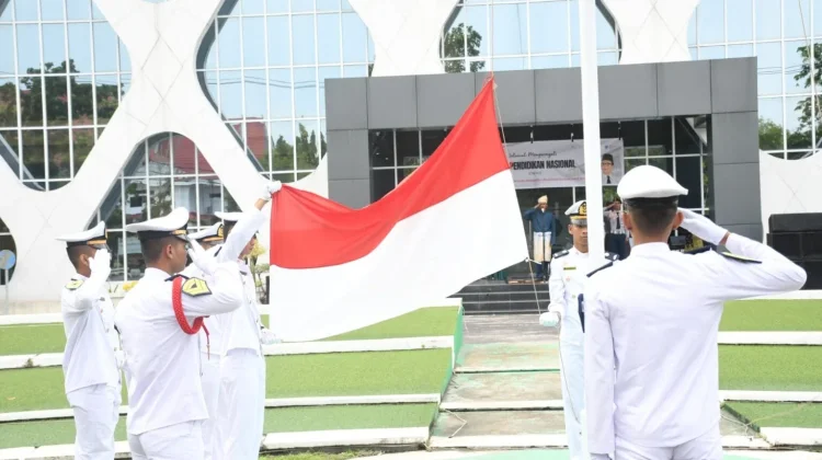 Polbeng Gelar Upacara Hardiknas, Semangat Nasionalisme dalam Balutan Adat Melayu