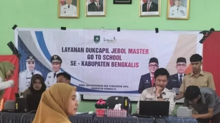 Disdukcapil Bengkalis Jemput Bola Rekam KTP Pelajar