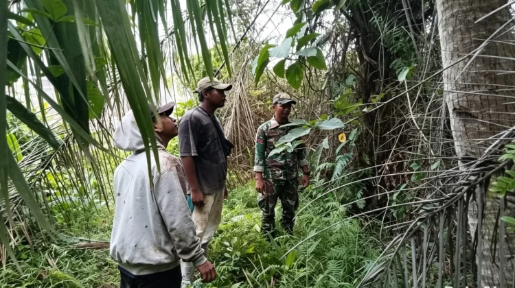 Babinsa Tebing Tinggi Rutin Patroli Karhutla di Alahair Timur