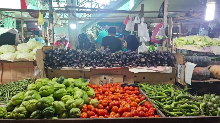 Harga Ayam dan Sayuran di Pasar Terubuk Bengkalis Kembali Naik