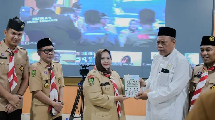 Kasmarni Luncurkan Buku Ulama Kharismatik Bengkalis Jilid Kedua