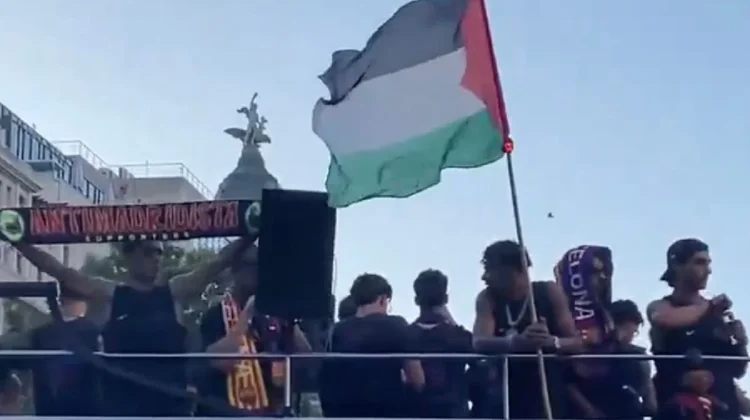 Lamine Yamal Tuai Pujian:Kibarkan Bendera Palestina saat Perayaan Gelar La Liga