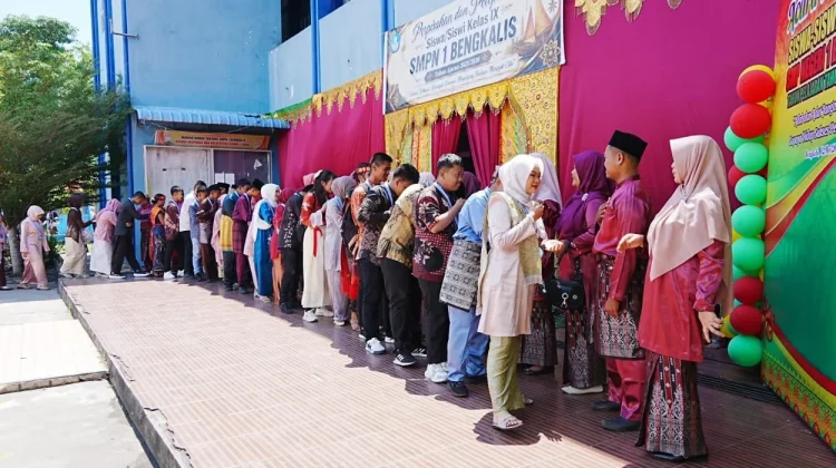 Perpisahan SMPN 1 Bengkalis Penuh Haru dan Kebanggaan